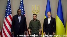 Ukraine's President Volodymyr Zelenskiy poses for a picture with U.S. Secretary of State Antony Blinken and U.S. Defense Secretary Lloyd Austin before a meeting, as Russia's attack on Ukraine continues, in Kyiv, Ukraine April 24, 2022. Ukrainian Presidential Press Service/Handout via REUTERS ATTENTION EDITORS - THIS IMAGE HAS BEEN SUPPLIED BY A THIRD PARTY. TPX IMAGES OF THE DAY 
