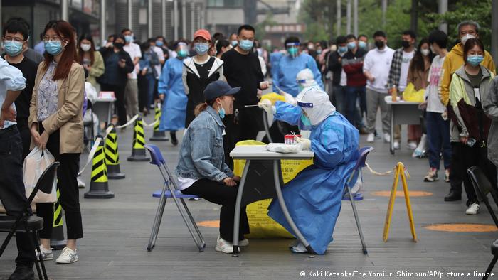 China Peking | Massentest nach Anstieg von Coronavirusfällen