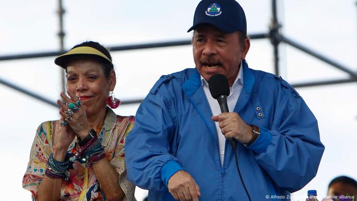 Nicaragua Daniel Ortega and his wife Frau and Vizepräs.  Murillo
