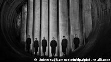 Die Berliner Metal-Band um Sänger Till Lindemann (2.v.r.). Das neue Album Zeit der Band erscheint am 29.04.2022 bei Universal Music. (zu dpa: «Rammstein-Abschiede ohne Skandal - Neues Album «Zeit» kommt») +++ dpa-Bildfunk +++
