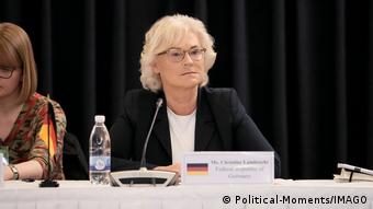 Міністерка оборони Німеччини Крістіне Ламбрехт на конференції в Рамштайні