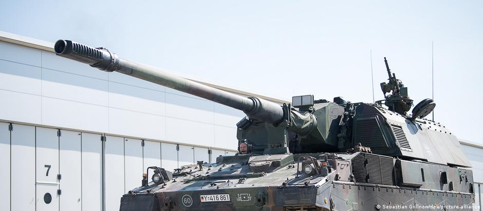 Obuses blindados autopropulsados ​​2000 são uma das peças de artilharia mais modernas do mundo