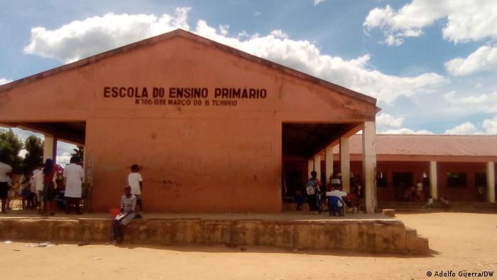 Escola primária no Cuando Cubango 
