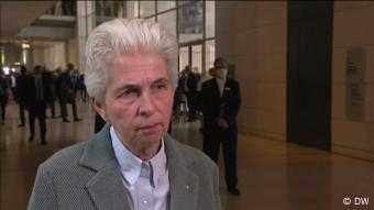 Να εξομαλύνει την κατάσταση προσπάθησε η Μαρί-Άγκνες Στρακ-Τσίμερμαν