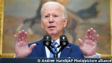 28.04.2022 *** President Joe Biden speaks about the war in Ukraine in the Roosevelt Room at the White House, Thursday, April 28, 2022, in Washington. (AP Photo/Andrew Harnik)