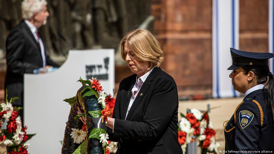 German representatives attend Israel′s Holocaust commemoration | News | DW - Vimarsana News
