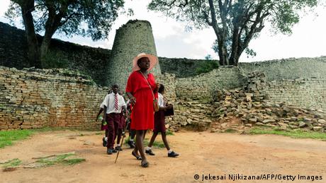 Tourismus in Afrika | Simbabwe Denkmal bei Masvingo