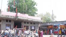26.04.2022 Agra, UP
Ein Tempel am Rajamandi-Bahnhof in Agra ist von der Schließung bedroht.