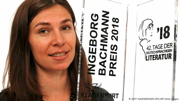 Ukrainian writer Tanya Maljartschuk holds her Ingeborg Bachmann Prize. Ukrainian writer Tanya Maljartschuk holds her Ingeborg Bachmann Prize.