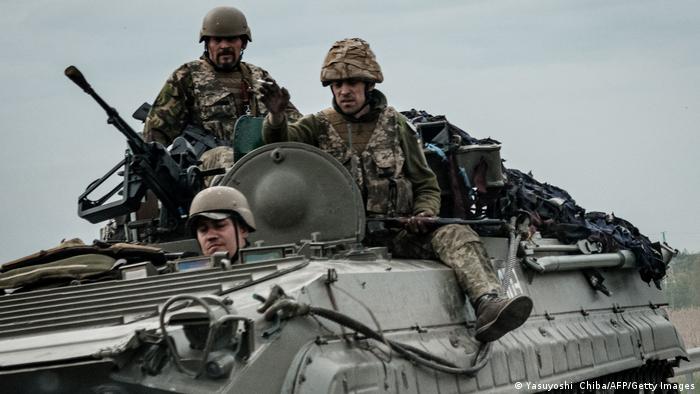 Ukraine | ukrainsiche Soldaten in Slowjansk