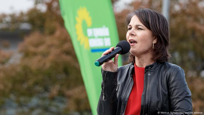 Annalena Baerbock spricht auf einer Veranstaltung der Grünen zur Landtagswahl am 8. Mai in Schleswig-Holstein 