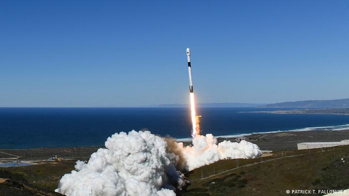 SpaceX драстично намали транспортните разходи за доставки в Космоса, а