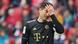 Robert Lewandowski schlägt sich verzweifelt die Hand vor die Stirn Robert Lewandowski schlägt sich verzweifelt die Hand vor die Stirn