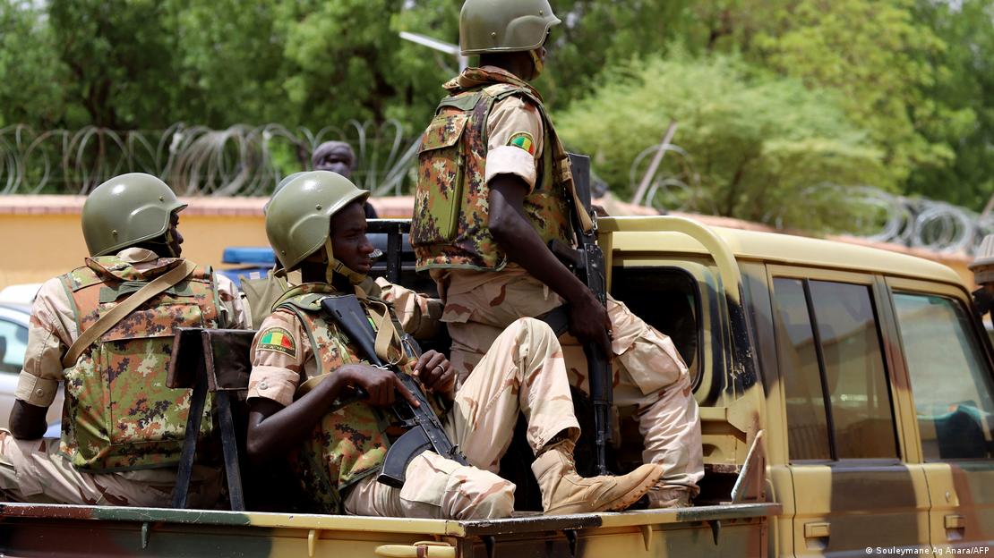 Members of the FAMA (Mali Armed Forces) patrol in the streets of Gao