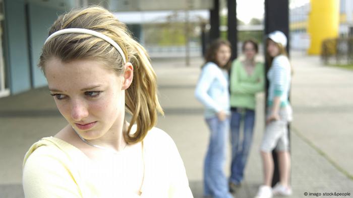 Symbolbild Diskriminierung - Mobbing in der Schule