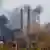 Rauch über dem Stahlwerk von Azovstal in Mariupol 
