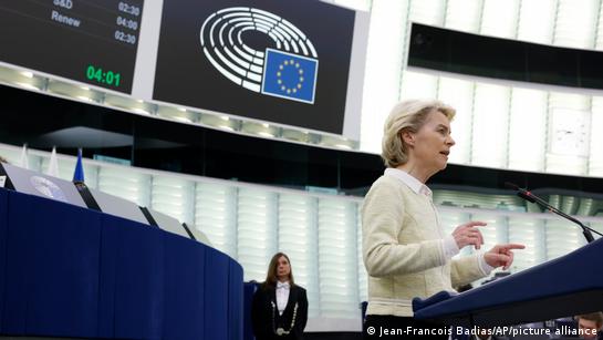 New EU sanctions on Russia 'unprecedented'