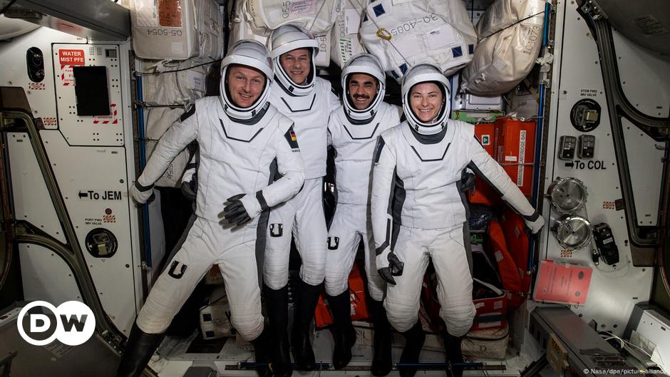 german-us-astronauts-lands-on-earth-after-six-months-on-iss-dw-06-05-2022