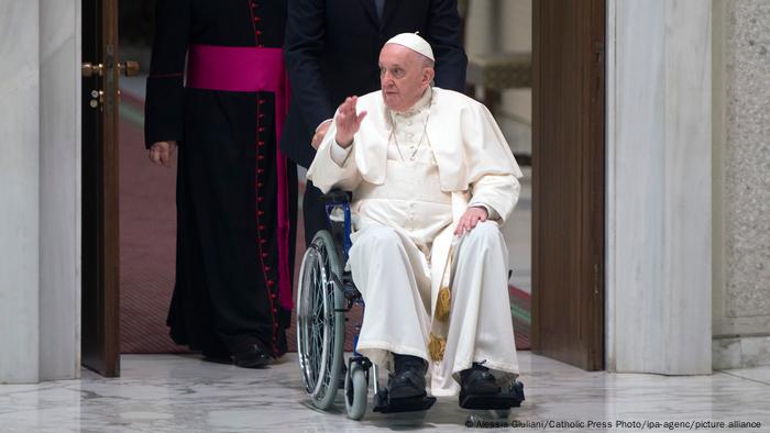 Por qué se especula tanto sobre la salud del papa Francisco? | El Mundo |  DW | 04.07.2022