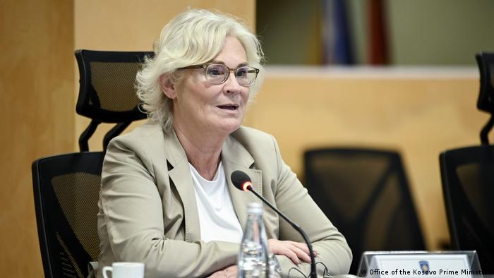 Kosovo Pristina | Verteidigungsministerin Christine Lambrecht