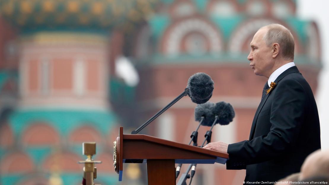 Rusya Devlet Başkanı Putin 2019'da Moskova'daki Zafer Günü töreninde konuşma yaparken.