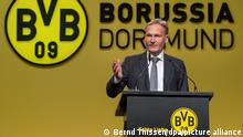 21.11.2021, Hans-Joachim Watzke, Geschäftsführer des Fußball-Bundesligisten Borussia Dortmund, spricht bei der Mitgliederversammlung seines Vereins. +++ dpa-Bildfunk +++
