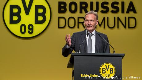 Hans-Joachim Watzke speaking at a Borussia Dortmund AGM