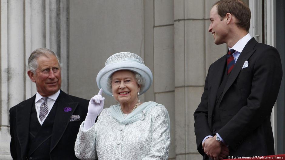 Queen′s Jubilee: No balcony appearance for Princes Andrew and Harry | News  | DW | 06.05.2022