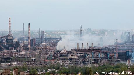 Русия е обстрелвала с фосфорни бомби металургичния комбинат Азовстал в