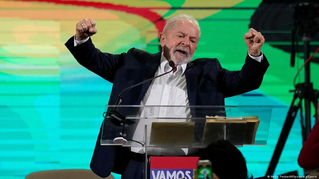 Foto de Lula durante um discurso