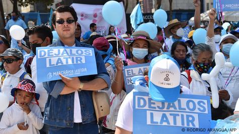 Miles marchan contra del aborto en Ciudad de México – DW – 08/05/2022