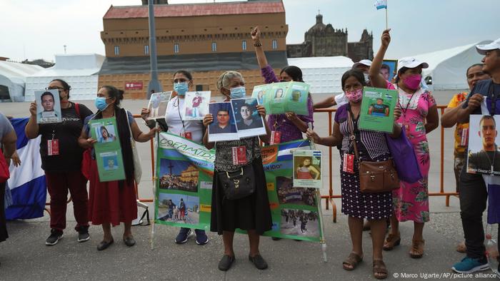 Foto de madres centroamericanas que buscan a sus hijos desaparecidos en México.