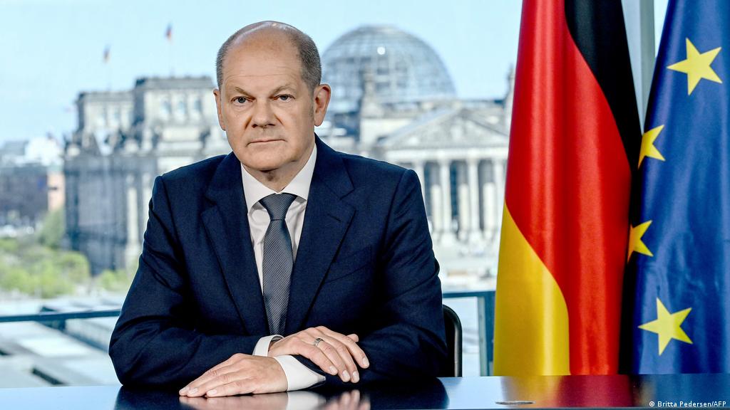 Opinion: Chancellor Olaf Scholz finds clear words on Ukraine | Germany | News and in-depth reporting from Berlin and beyond | DW | 09.05.2022