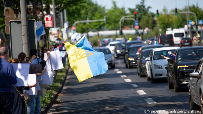 Deutschland | Ukraine-Krieg - Pro-russischer Autokorso in Köln