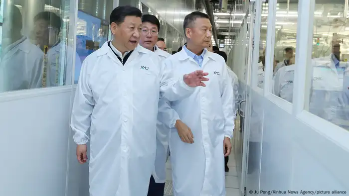SPERRFRIST Projekt C | Präsident Xi Jinping, Besuch Wuhan Xinxin Semiconductor Manufacturing Corp.
