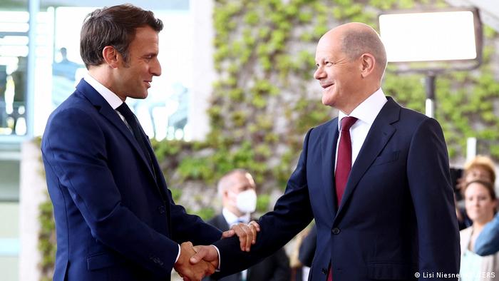 Macron with Olaf Scholz