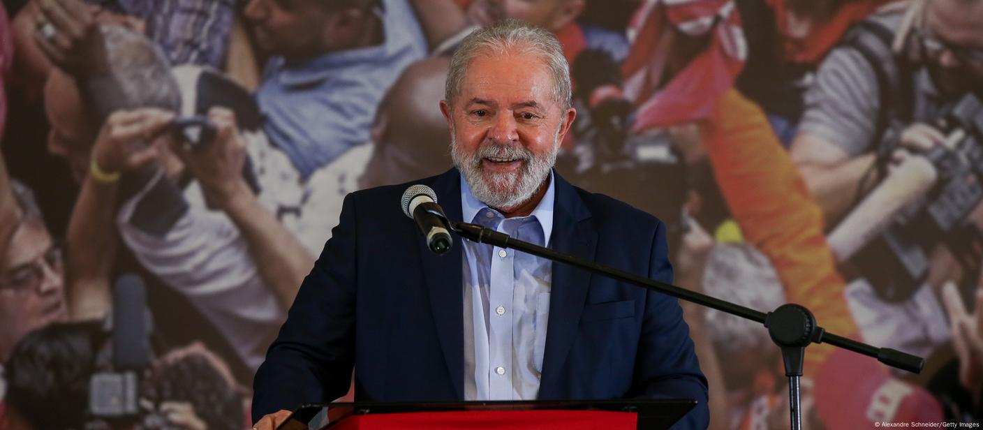 Lula durante anúncio de candidatura