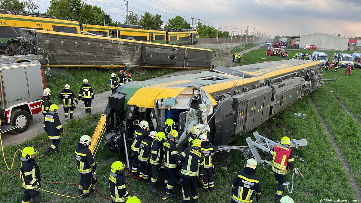 Train derailment near Vienna kills 1 DW 05/09/2022