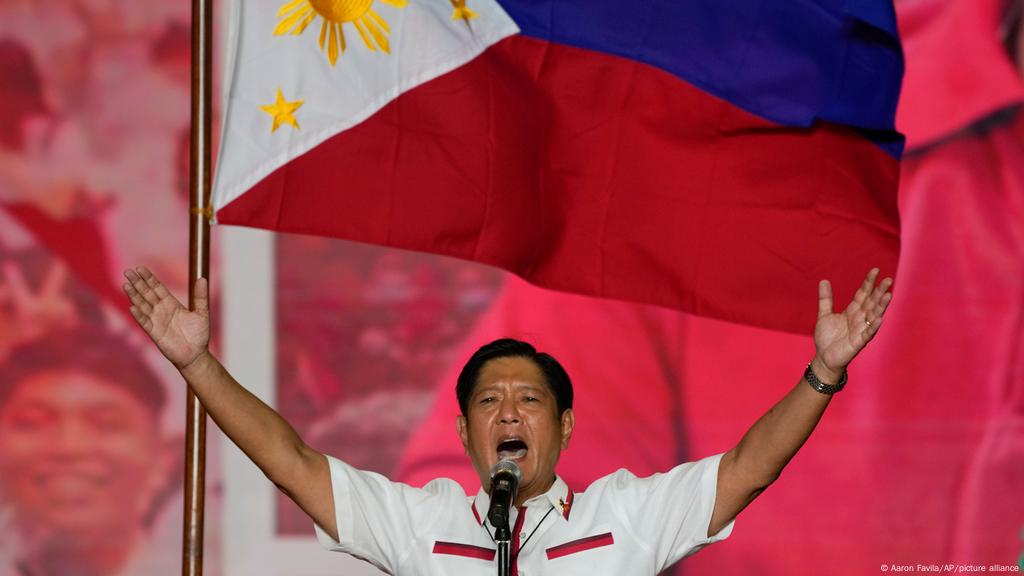 Who is Ferdinand Marcos Jr., Philippines′ next president? | Asia | An  in-depth look at news from across the continent | DW | 10.05.2022