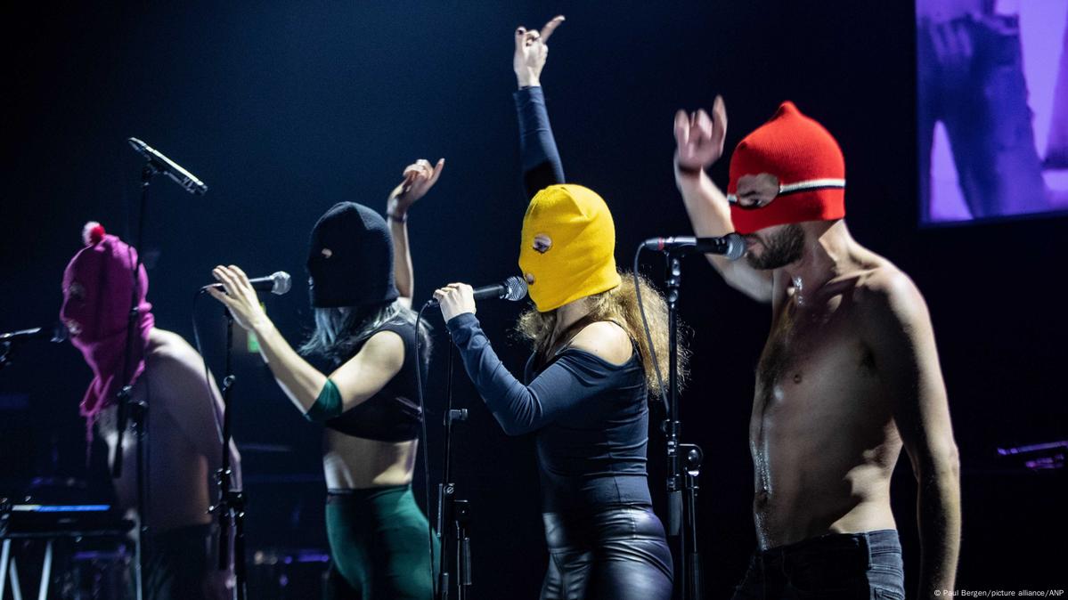 1199px x 674px - Pussy Riot on tour as co-founder flees Russia â€“ DW â€“ 05/12/2022