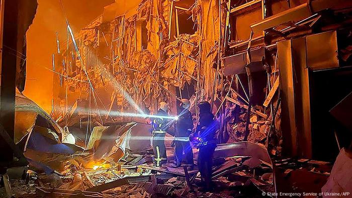 Los rusos siguen atacando instalaciones civiles. En la imagen, un centro comercial de Odesa destruido por un bombardeo.