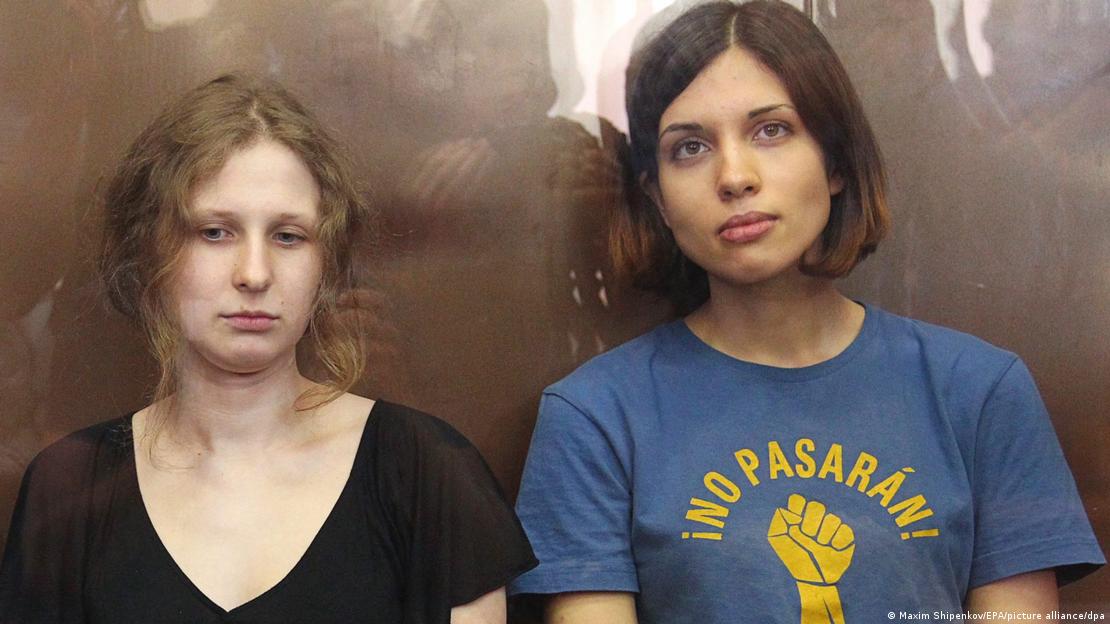 Pussy Riot üyeleri Maria Alyokhina ve Nadeşa Tolokonikova