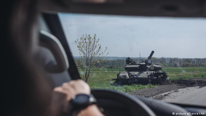 A Russian tank in the outskirts of Kharkiv 