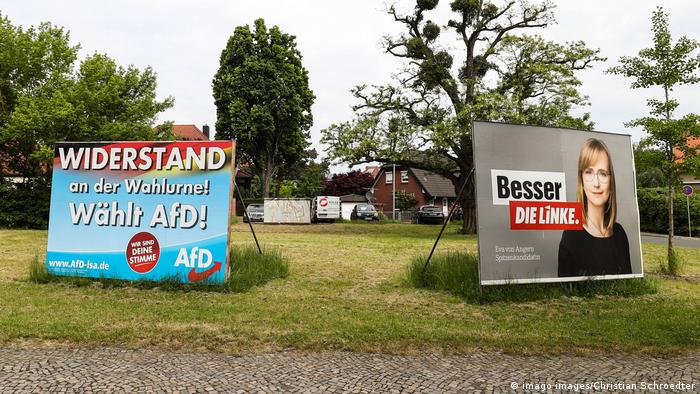 Election posters for the AfD and the Left Party