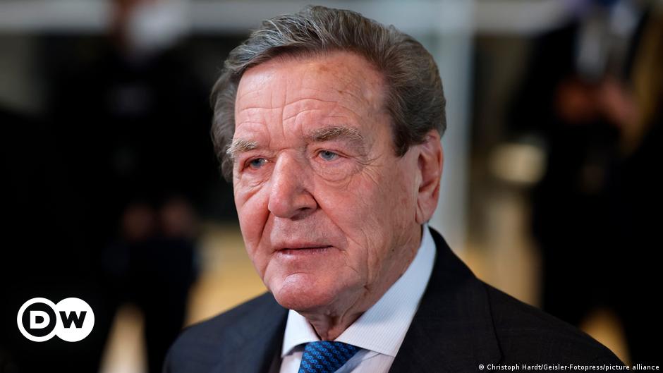 German ex-Chancellor Schröder gives up Rosneft position