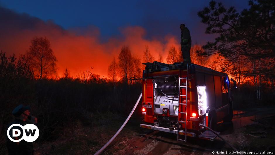 wildfires-in-russia-will-war-in-ukraine-limit-firefighting-response-dw-11-05-2022