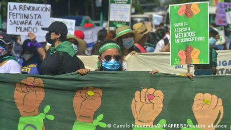 Women march with a pro-choice banner in San Salvador. : © Camilo Freedman/SOPA Images via ZUMA Press Wire