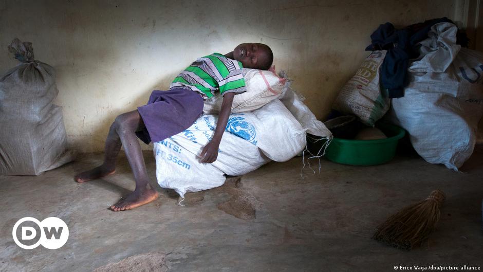 malawi-struggles-to-curb-human-trafficking-dw-11-05-2022