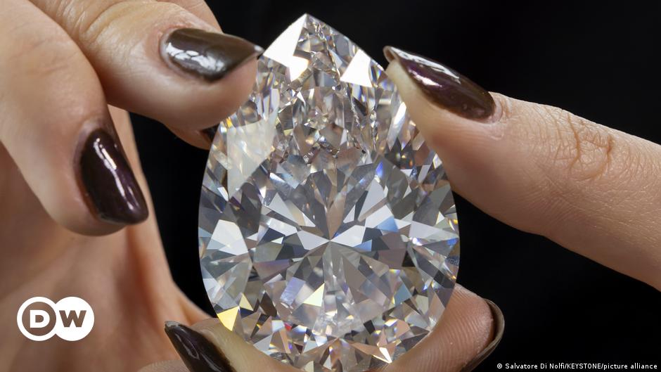 diamond-fetches-over-20-million-at-auction-dw-11-05-2022