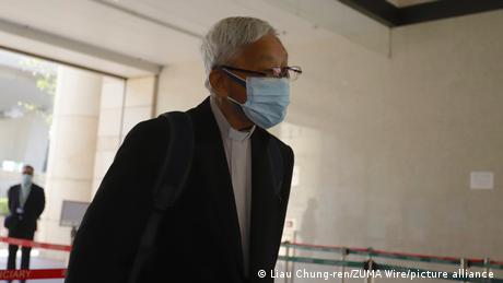 Joseph Zen arrives to audit the trial of 9 activists accused of organizing 'unauthorized assembly'